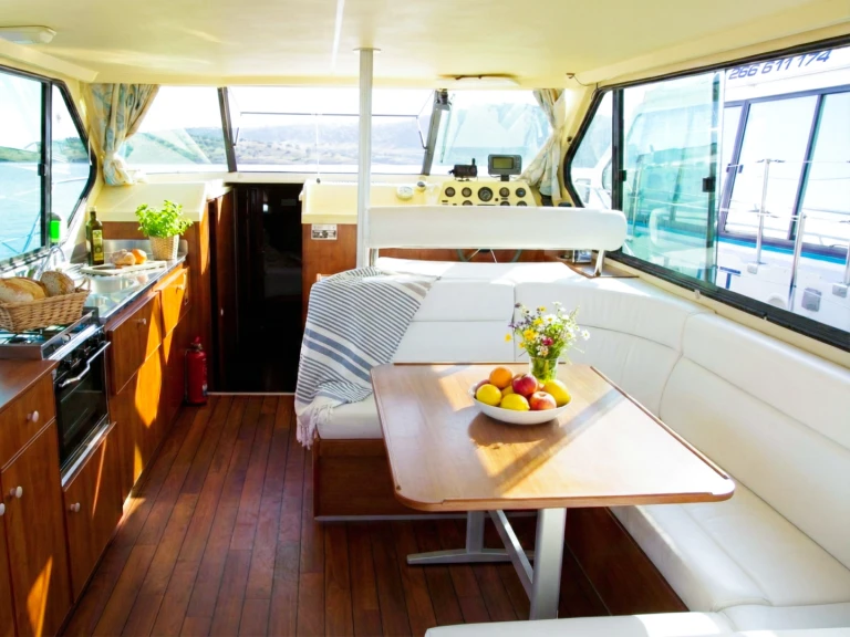 Boat rental Nicols Yacht Nicols Sedan 1170 in Amieira on Samboat