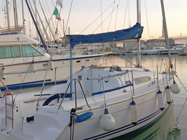 Sailboat for rent Bisceglie at the best price