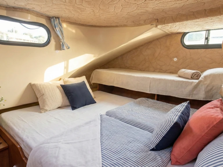 Yacht charter Sablé-sur-Sarthe cheap Nicols Confort 1100 