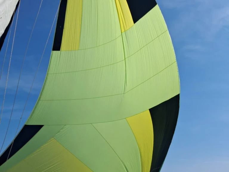 Jeanneau Fantasia 27 in Gruissan on SamBoat