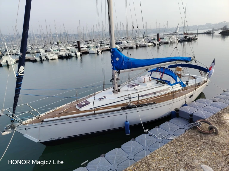 Sailboat for rent Brest at the best price