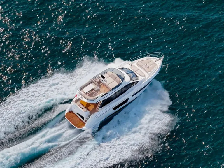 Azimut Azimut 53 Fly in Trogir on SamBoat