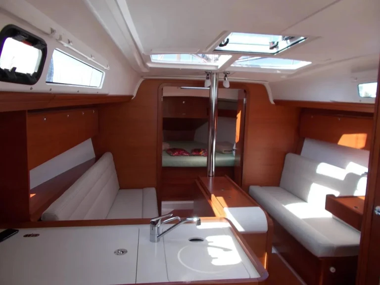 Sailboat rental in Marsala - Dufour Dufour 350