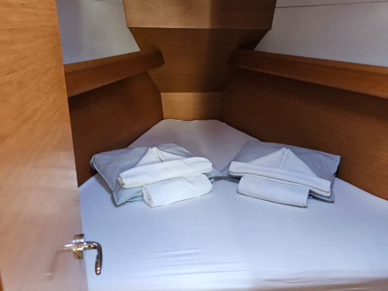 Sailboat rental with or without captain Jeanneau Trogir