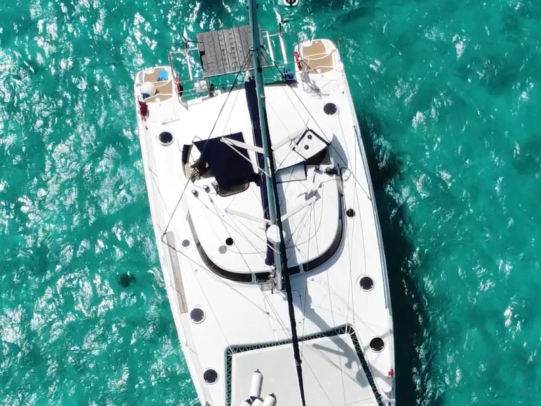 Rent a Fountaine Pajot Belize 43 La Flotte