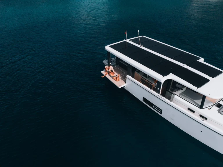 Motorboat for rent Golfe de Saint-Tropez at the best price