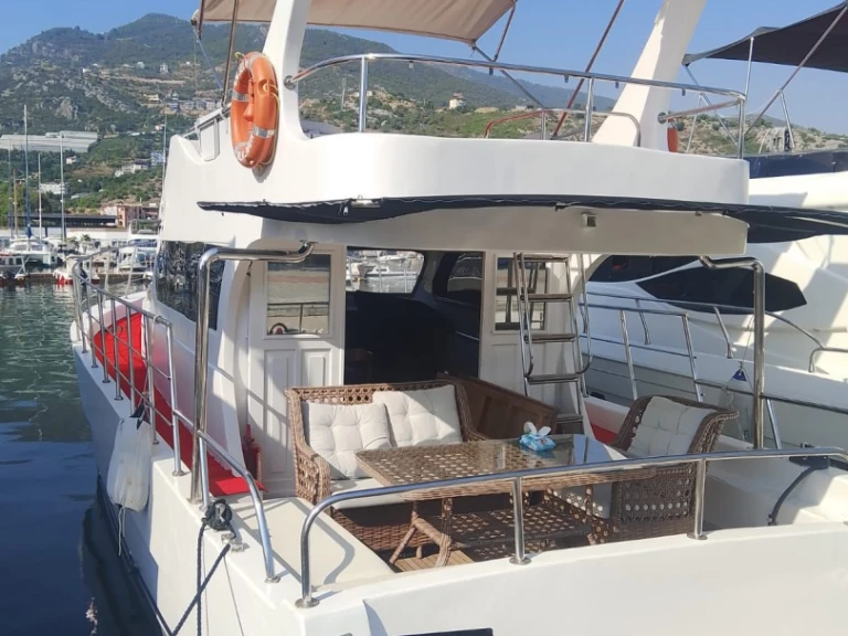 Yacht charter Alanya cheap Made
