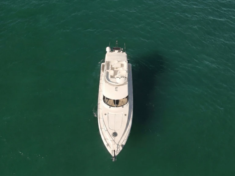 Bareboat Rental Luxury Yacht Dyna with a boat licence