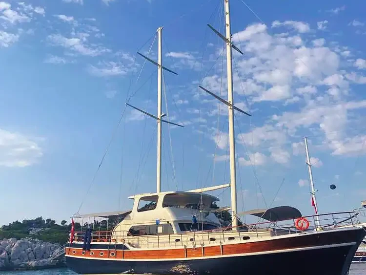 Bareboat Rental Sailboat Custom with a boat licence