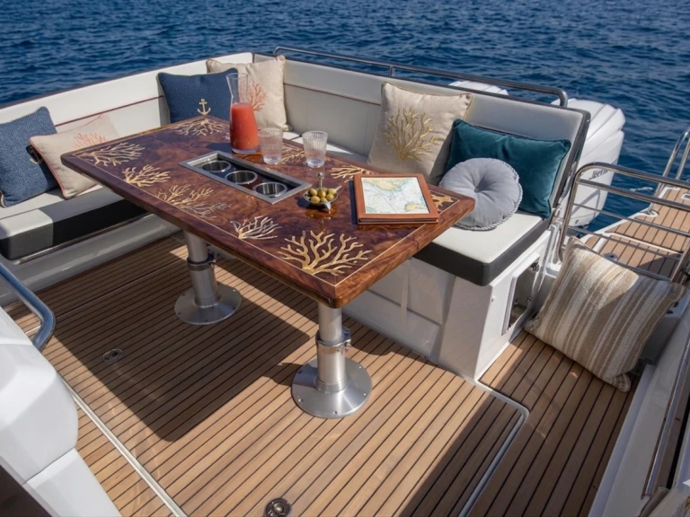 Bareboat Rental Motorboat Jeanneau with a boat licence