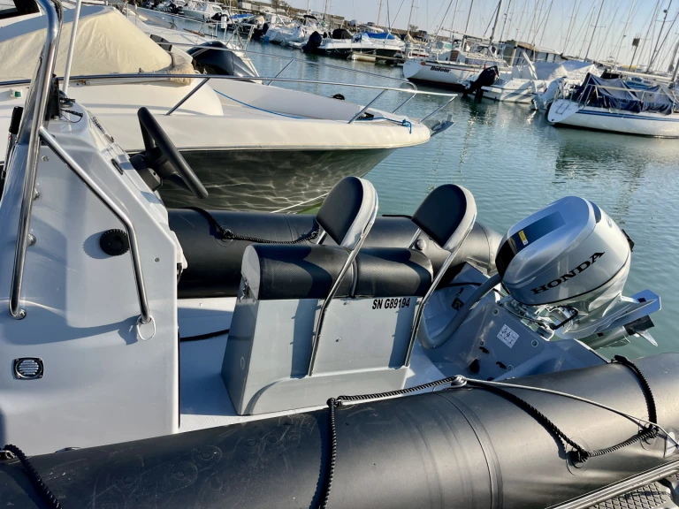 RIB rental in Pornichet - Bombard Explorer 550