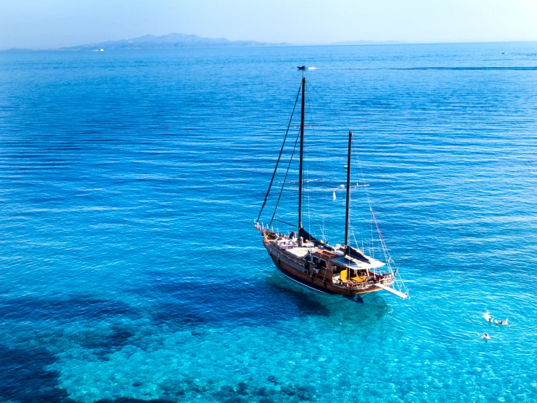 Boat rental Custom Gulet-Motor Sailor Gulet 72ft in Mykonos (City) on Samboat