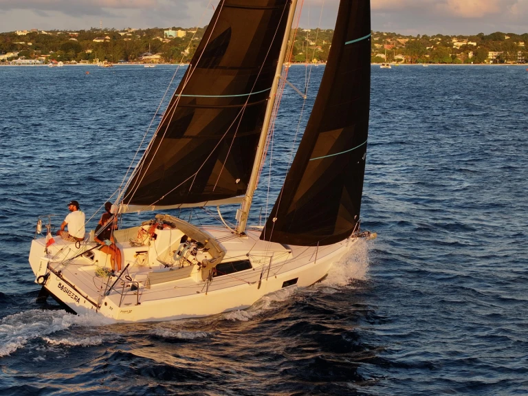 Sailboat for rent Marseille at the best price