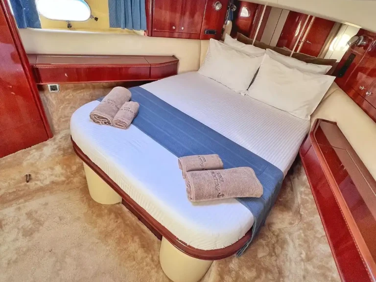 Sailboat for rent Göcek at the best price