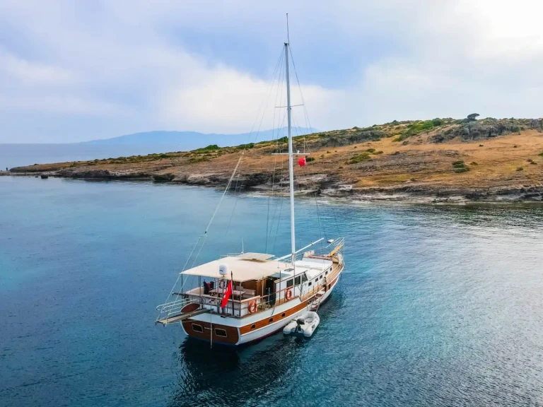 Bareboat Rental Sailboat Custom with a boat licence
