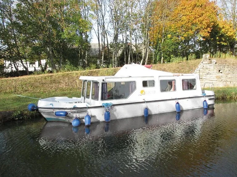 Motorboat rental with or without captain  Mittersheim