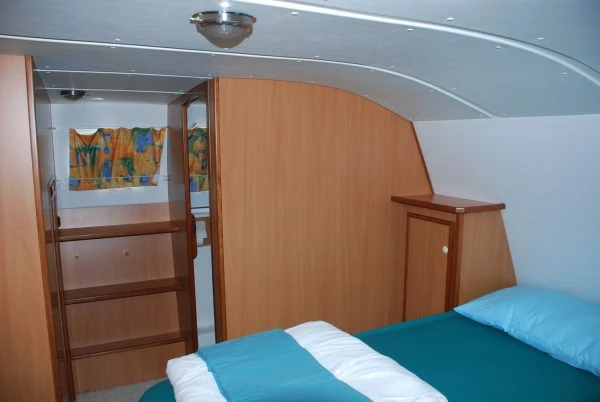  Tarpon 37 DP charter bareboat or captained in  Mittersheim