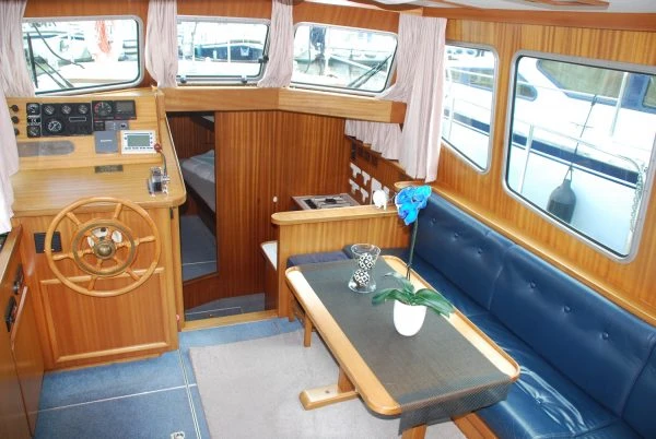 Motorboat for rent Louhans at the best price