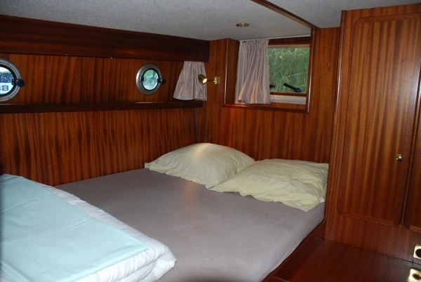 Motorboat rental in Savoyeux - Linssen Linssen Sturdy 320