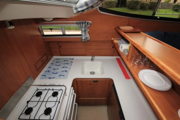  Haines 34 charter bareboat or captained in  Savoyeux