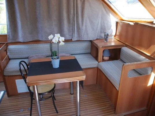 Bareboat Rental Motorboat  with a boat licence