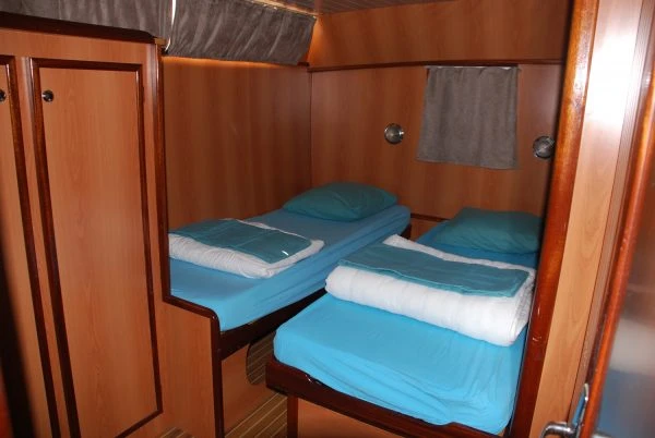 Yacht charter Savoyeux cheap America 43