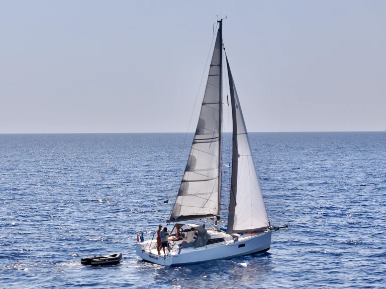 Sailboat rental in Marseille - Pogo Structures Pogo 30