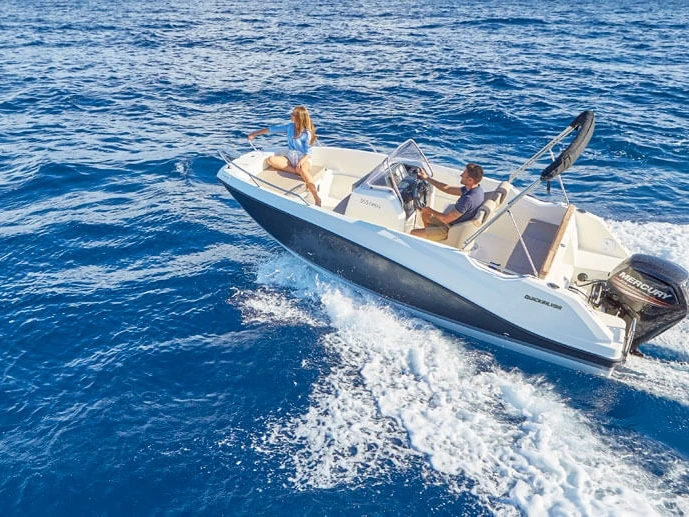 Motorboat rental in Antibes - Quicksilver Activ 555 Open