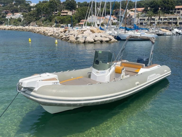 Boat rental Capelli Tempest 770 in La Madrague on Samboat