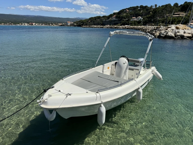 Motorboat for rent La Madrague at the best price