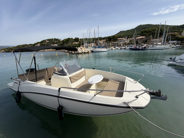 Motorboat rental in La Madrague - Quicksilver Activ 605 Open