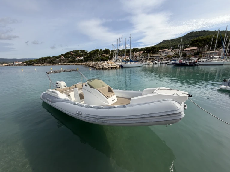 Rent a Master Master 699 La Madrague