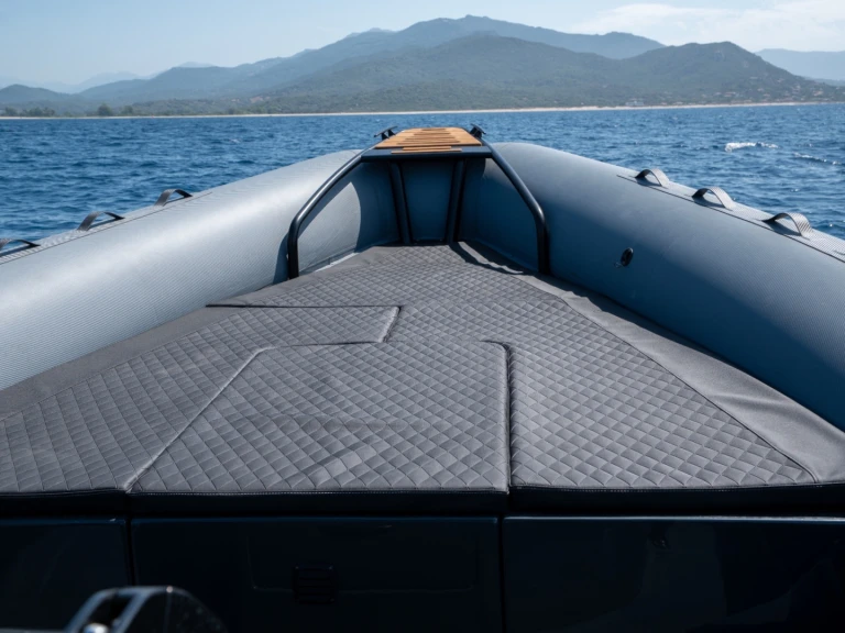 Yacht charter Porto Pollo cheap LIBECCIU 1000