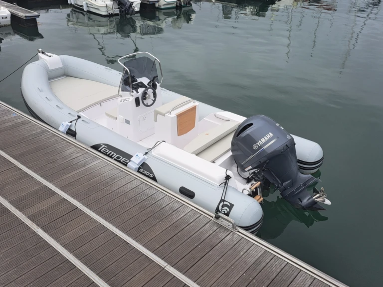 Rent a Capelli Tempest 630 Port-Haliguen