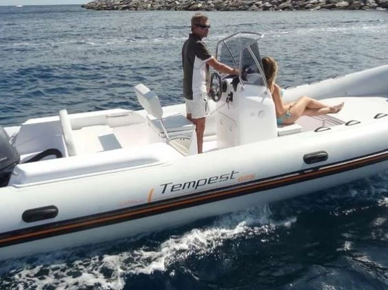 Yacht charter Port-Haliguen cheap Tempest 630