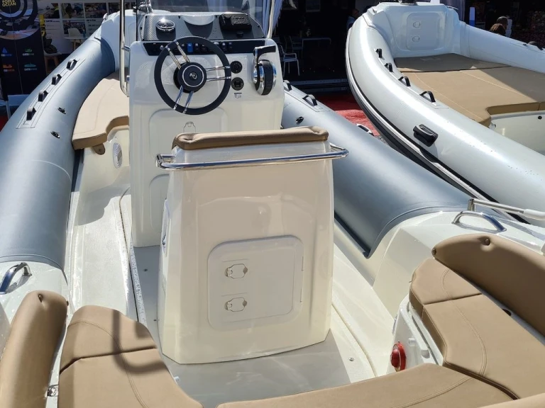 Nuova Jolly Prince 22 in Sète on SamBoat