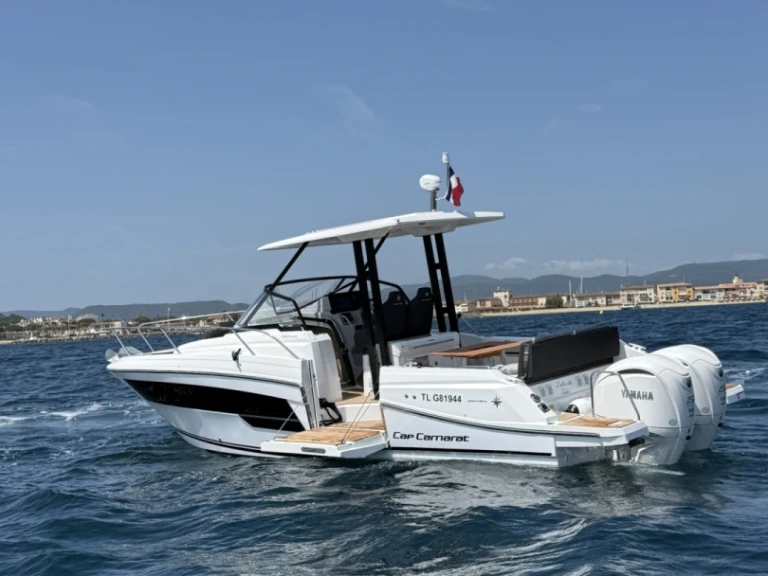 Jeanneau Cap Camarat 9.0 WA in Port Grimaud on SamBoat