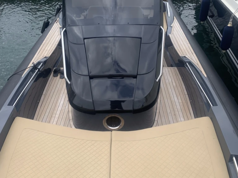 Yacht charter Port Grimaud cheap Envy 1100