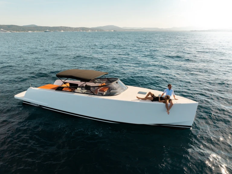 Motorboat rental with or without captain VanDutch Sainte-Maxime