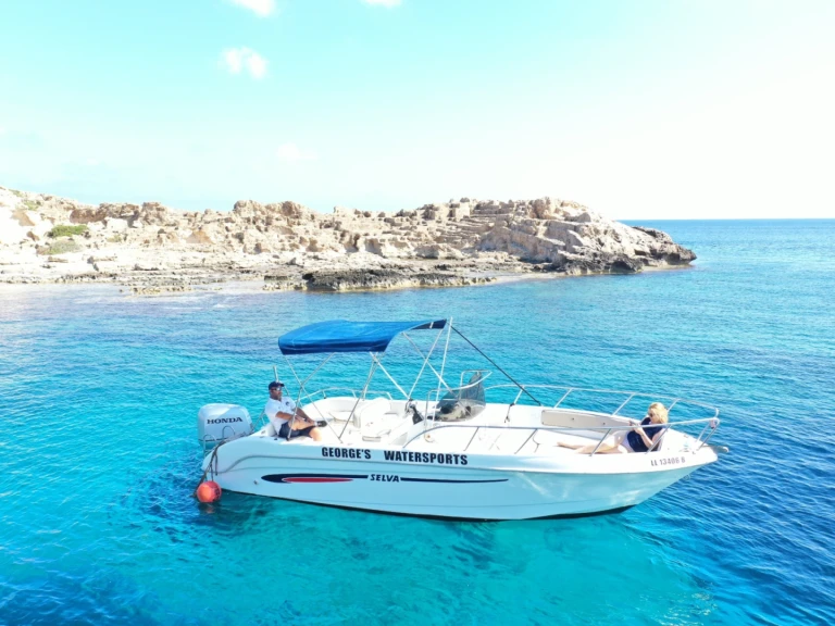 Motorboat rental with or without captain Selva Latchi
