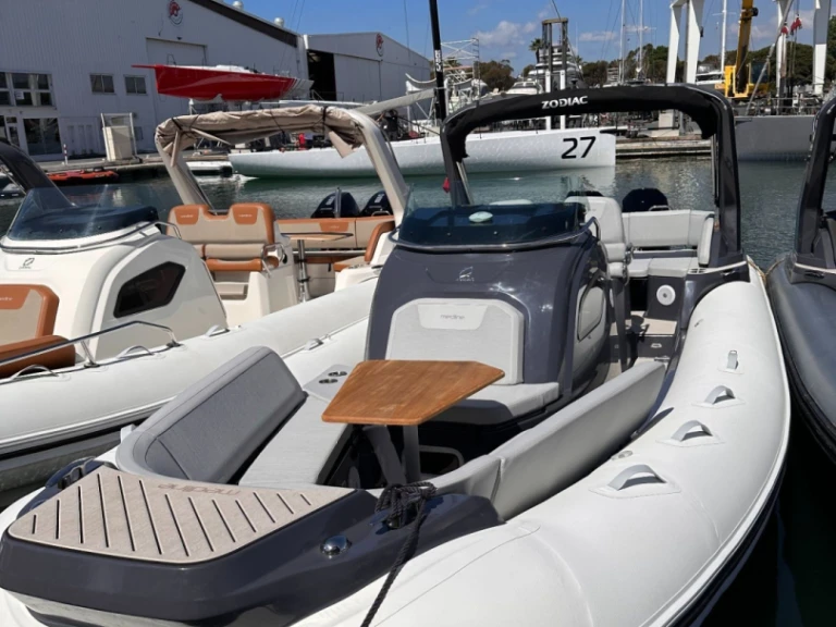 RIB rental in Cogolin - Zodiac Medline 9