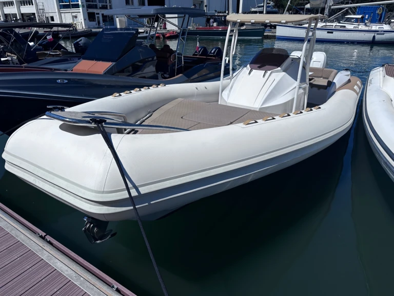 Yacht charter Cogolin cheap 1000