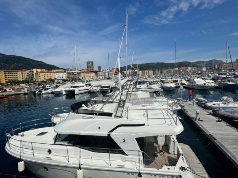 Motorboat rental with or without captain Bénéteau Ajaccio