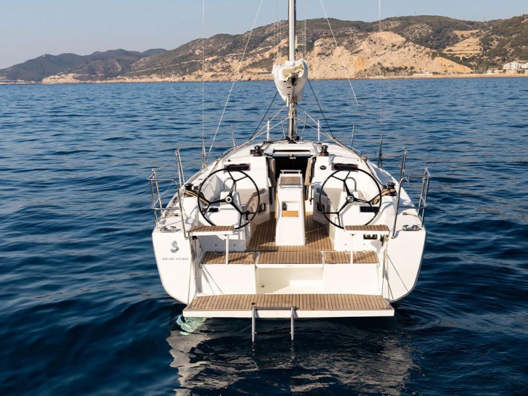 Rent a Bénéteau Oceanis 34.1 Ajaccio
