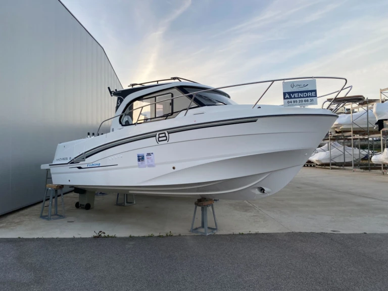 Motorboat rental in Ajaccio - Bénéteau Antares 8