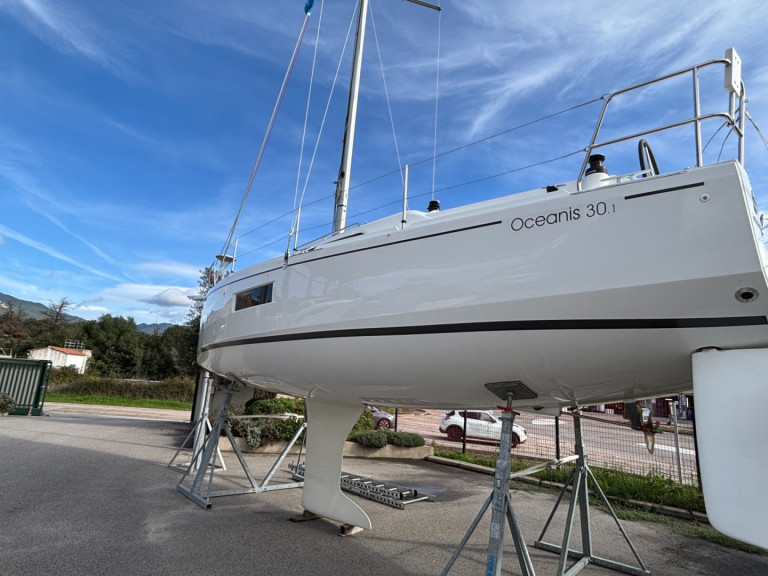 Rent a Bénéteau Oceanis 30.1 Ajaccio