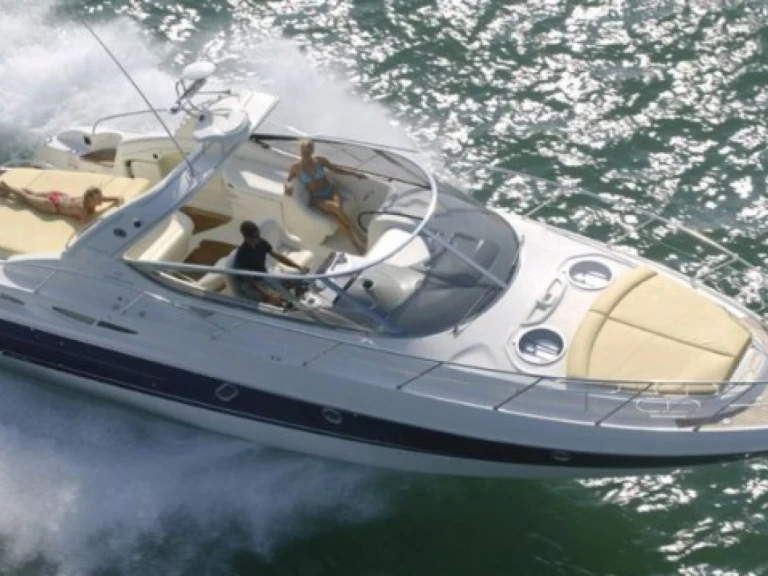 Rent a Cranchi Endurance 39 Saint-Raphaël