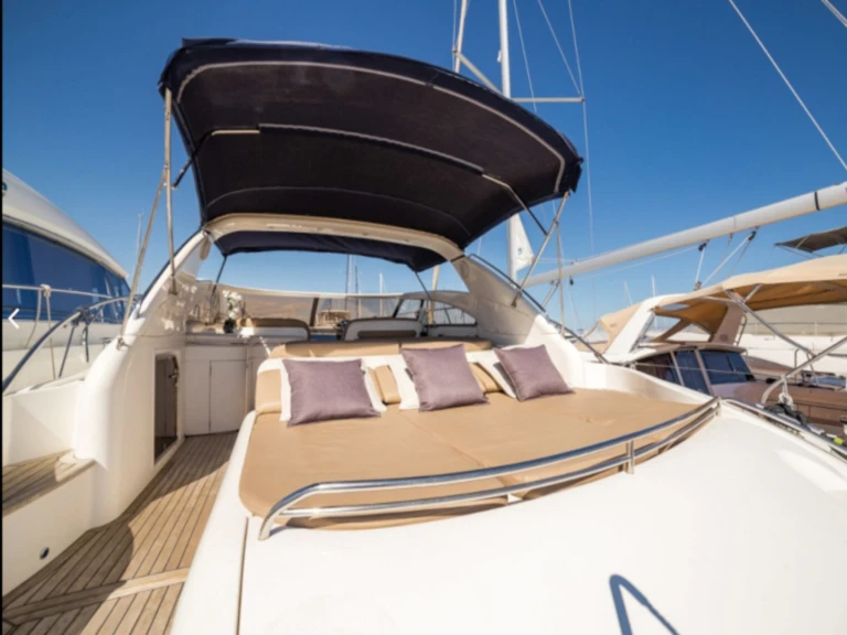 Yacht charter Saint-Raphaël cheap Princess V46