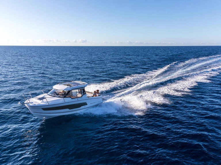 Bareboat Rental Motorboat Jeanneau with a boat licence