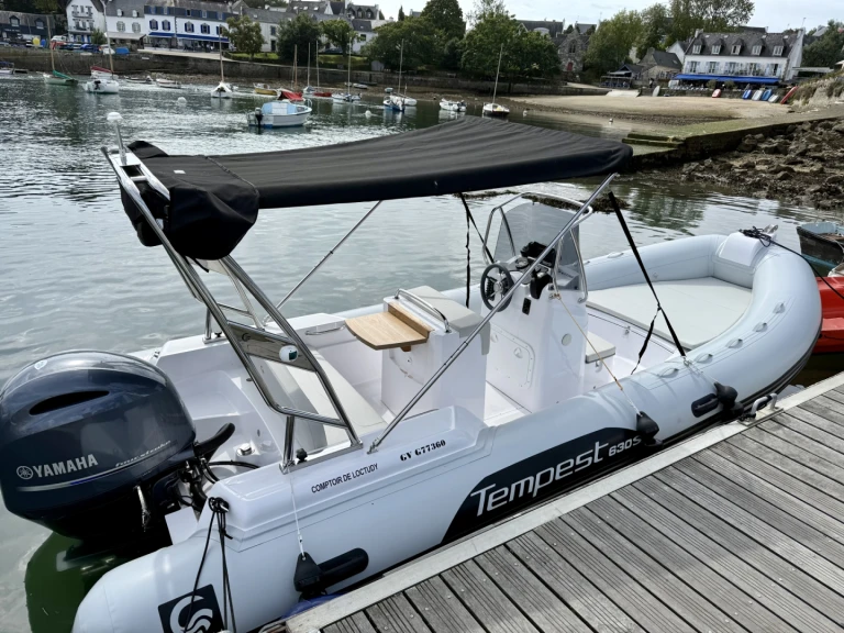 Bareboat Rental RIB Capelli with a boat licence